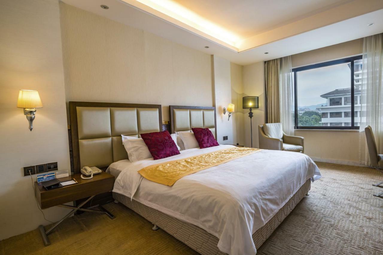 Guilin Ronghu Hotel Værelse billede